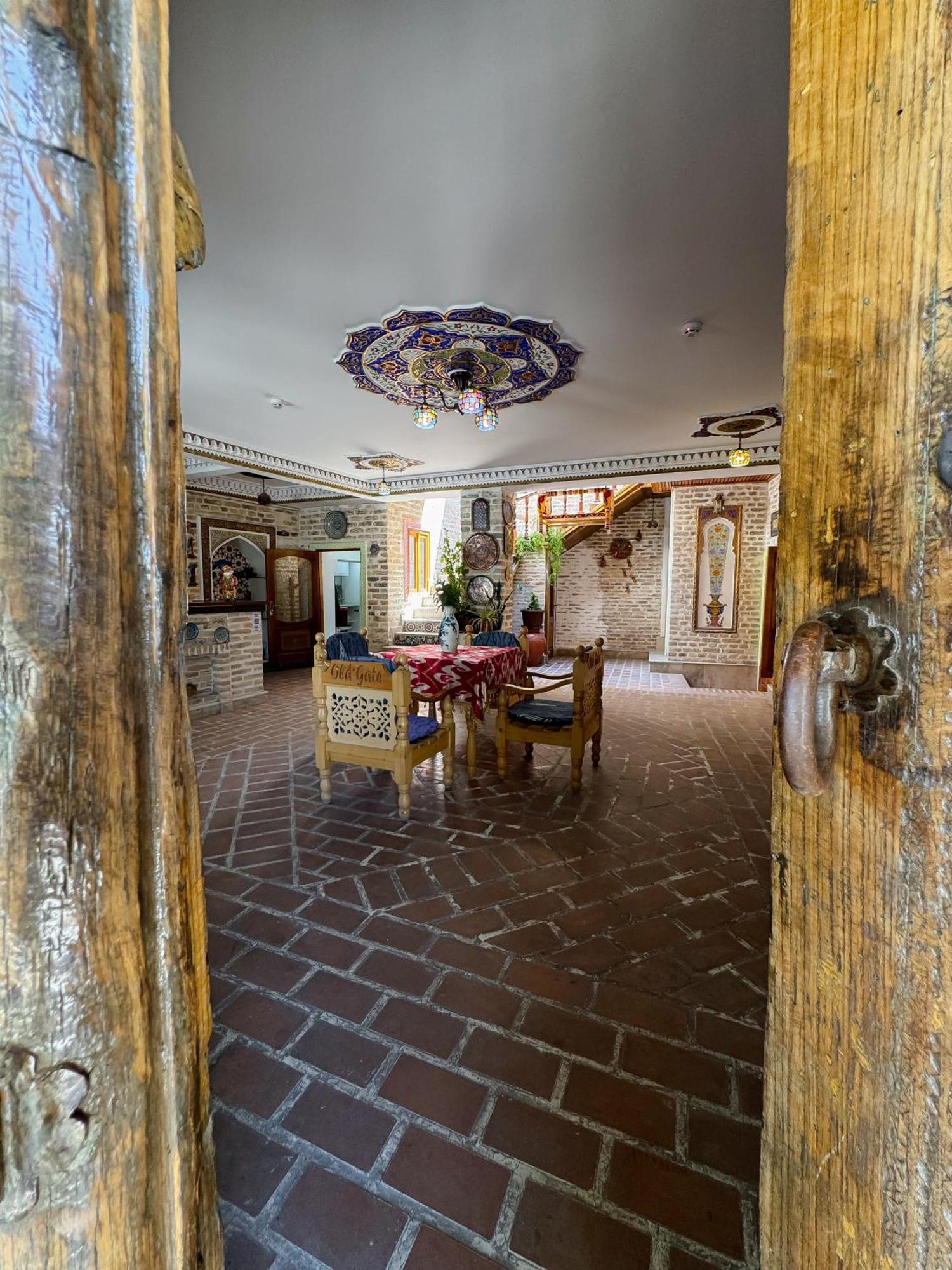 Old Gate Family Guest House Bukhara Exterior photo