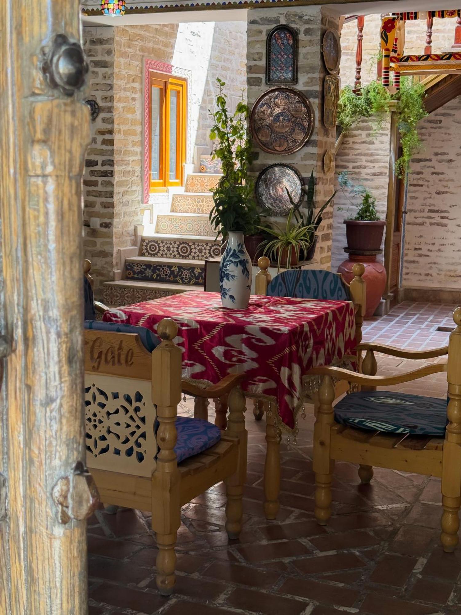 Old Gate Family Guest House Bukhara Exterior photo